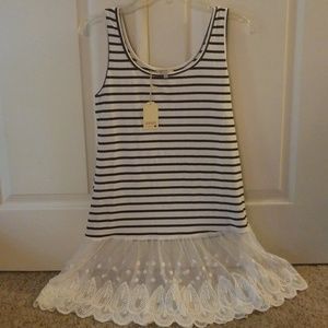 SMALL JODIFL Women's Black/White & Lace Tank Tunic